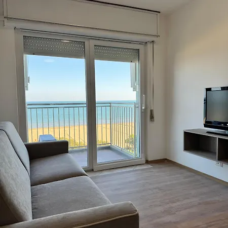 Seaview Deluxe Apartment *
